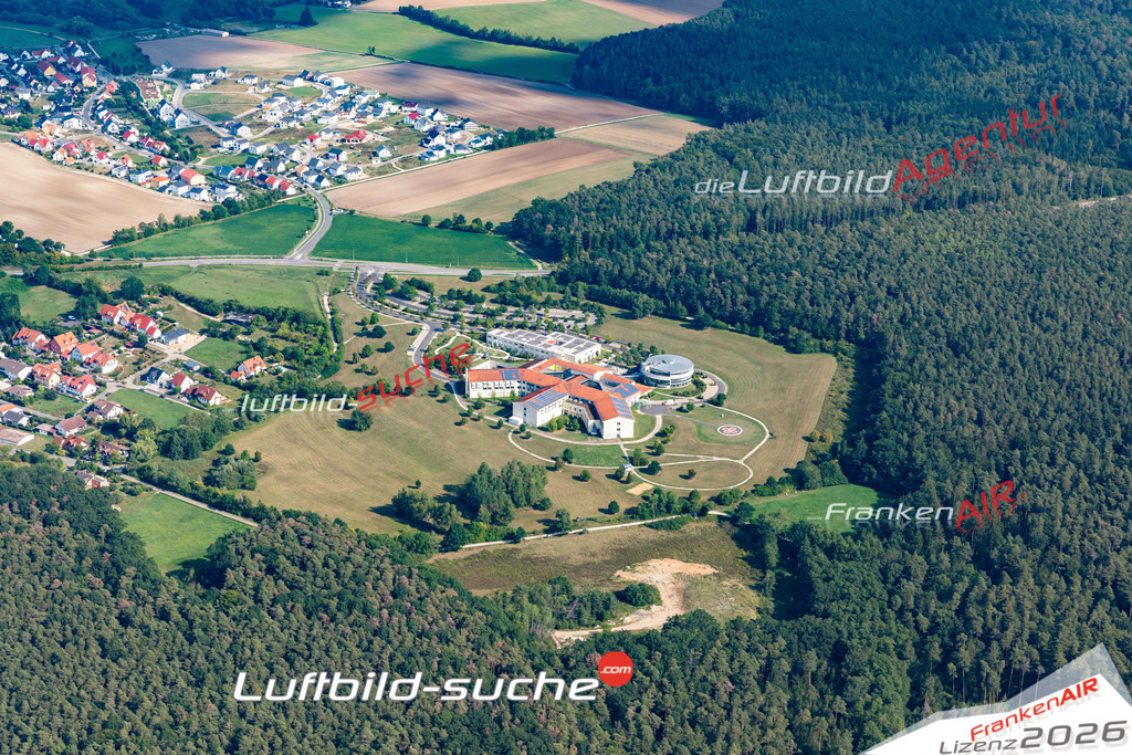 Das Luftbild der Stadt Burgebrach wurde 2019 vom Flugzeug heraus erstellt (keine Drohne) Aufnahmehöhe ca.400 Meter- hohe Auflösung- beste Druck-Qualität garantiert!