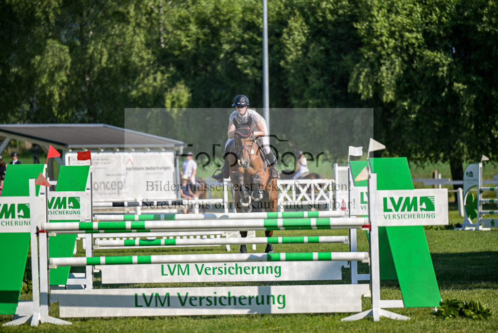 Reitturnier Voxtrup | Entdecke hochwertige Reitturnierfotos von Foto Oger. Professionell, emotional und authentisch – jetzt Lieblingsmomente im Shop bestellen.Deutschlandweite Turnierfotografie. - Realisiert mit Pictrs.com