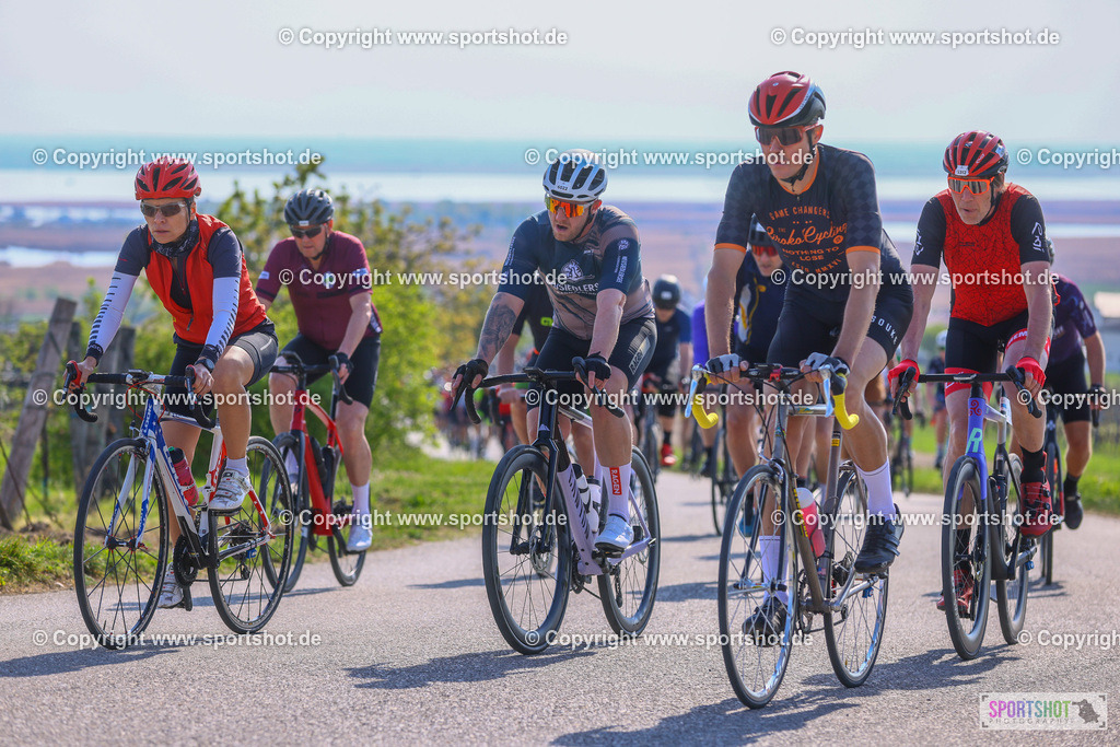 TRA_1043 | Neusiedlersee Radmarathon 2026@sportshot_your_pictrs #yourpictures#roadtowm2029 #nrm #neusiedlerseeradmarathon #neusiedlersee #neusiedlerseetourismus #burgenland #mörbisch #nrm26 #burgenlandtourismus #voglundco #poweredbyburgenlandtourismus #radsport #rad #marathon #ucigranfondo #visitburgenland #ucigranfondoworldseries