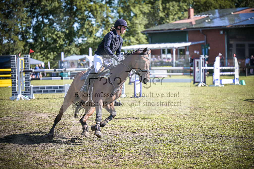 DOS_0029 | Entdecke hochwertige Reitturnierfotos von Foto Oger. Professionell, emotional und authentisch – jetzt Lieblingsmomente im Shop bestellen. - Realisiert mit Pictrs.com