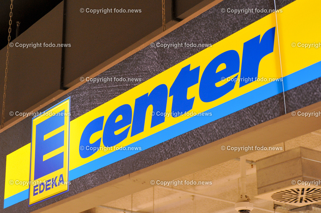 Deutschland_ Baden-Wuerttemberg_ Plochingen_ 09.01.2025-2 | 09.01.2025, Deutschland, GER, Baden-Wuerttemberg, Plochingen, im Bild Themenbild, Stadtansichten, Edeka Center, Lebensmittel, Lebensmittelmarkt, einkaufen, Handel, Einzelhandel, Schild, Logo, Reklame, Feature, Symbolbild