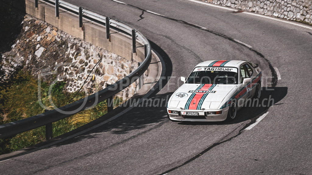 19. Arosa ClassicCar 2023 - 2. September 2023 | 19. Arosa ClassicCar 2023
Arosa, Schweiz
Zünd Urs aus Widnau mit der Startnummer 326 in einem Porsche 924S, Jahrgang 1985, in der Klasse Sport Trophy.
@arosaclassiccar, @arosa.official, #arosaclassiccar, #arosa, #76curves, #classiccar
Bild: Sportfotografie Markus Aeschimann | www.markus-aeschimann.ch - Realisiert mit Pictrs.com