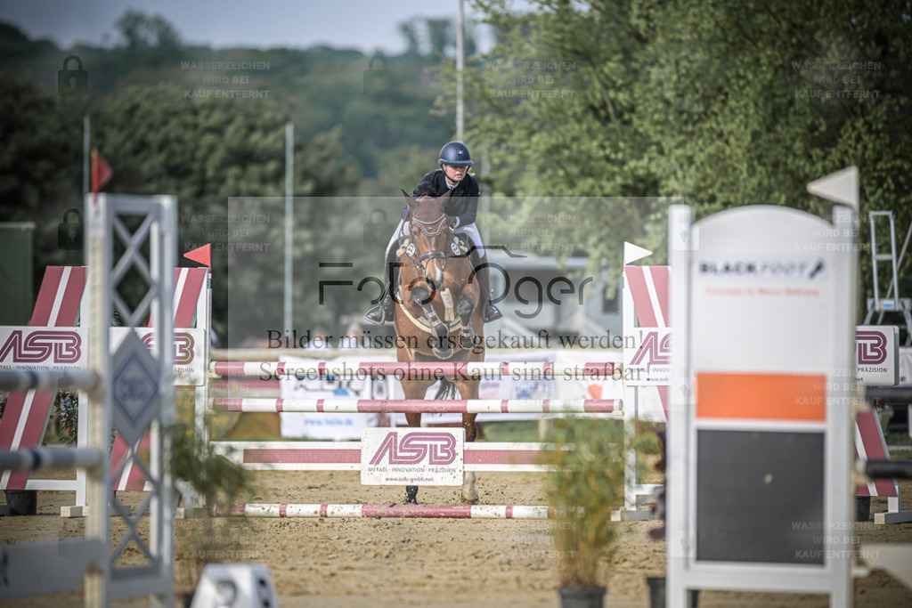 20240509-DOS_4256 | Entdecke hochwertige Reitturnierfotos von Foto Oger. Professionell, emotional und authentisch – jetzt Lieblingsmomente im Shop bestellen. - Realisiert mit Pictrs.com