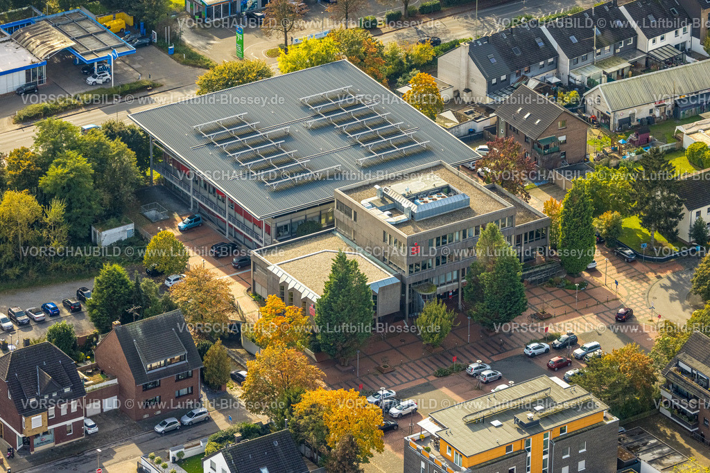 Neukirchen-Vluyn241013212 | Luftbild, Sparkasse Niederrhein Geschäftsstelle Poststraße, Neukirchen, Neukirchen-Vluyn, Ruhrgebiet, Nordrhein-Westfalen, Deutschland