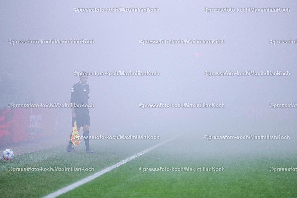 DFB05022502189 | 05.02.2025, Fußball, DFB-Pokal Viertelfinale, Bayer 04 Leverkusen - 1.FC Köln, BayArena, Saison 2024 2025: Dichter Nebel Rauch im Stadion nach dem Einsatz von PyrotechnikDFB regulations prohibit any use of photographs as image sequences and or quasi-video.