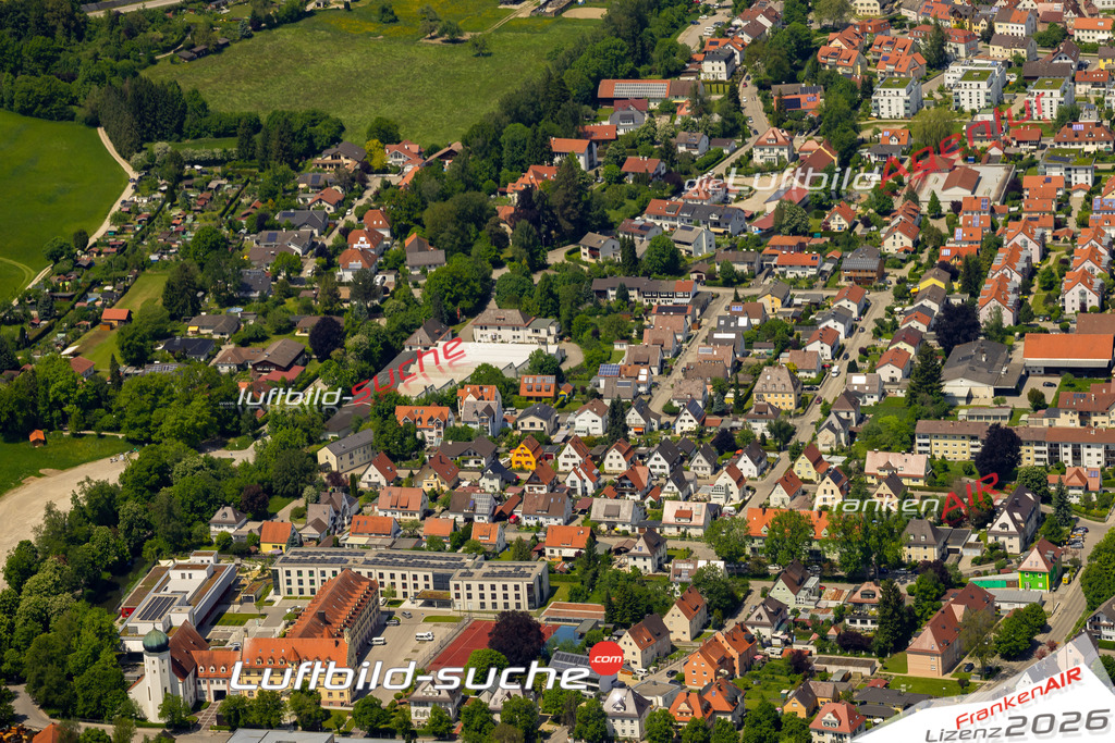 Das Luftbild zeigt  Mindelheim - Die Luftaufnahme wurde 2023 vom UL-Flugzeug aus erstellt ( keine Drohne ) - Hochauflösende Luftaufnahme - Für grossformatige Ausdrucke geeignet. Die Geschenkidee !Mit Lizenz und Bildrechte bestellbar