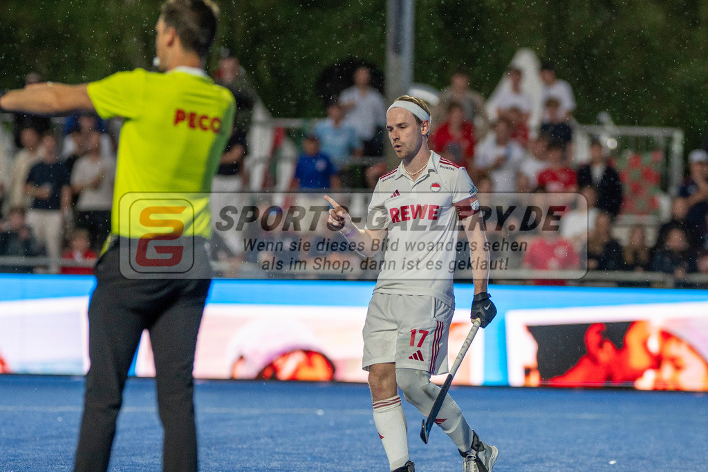 Final4_20250531-2046-Z82_8484 | Krefeld, Deutschland, 31.05.2025:  Feldhockey Final4 2025 – „Deutsche Feldhockey-Meisterschaften 2025“ im Gerd-Wellen-Hockeyanlage am 31.05.2025 in Krefeld, Deutschland. (Foto von Kramhöller/Fehrmann/Kaste)Krefeld, Germany, 31.05.2025: Feldhockey Final4 2025 – „Deutsche Feldhockey-Meisterschaften 2025“ in Gerd-Wellen-Hockeyanlage at 31.05.2025 in Krefeld, Deutschland. (Foto from Kramhöller/Fehrmann/Kaste)