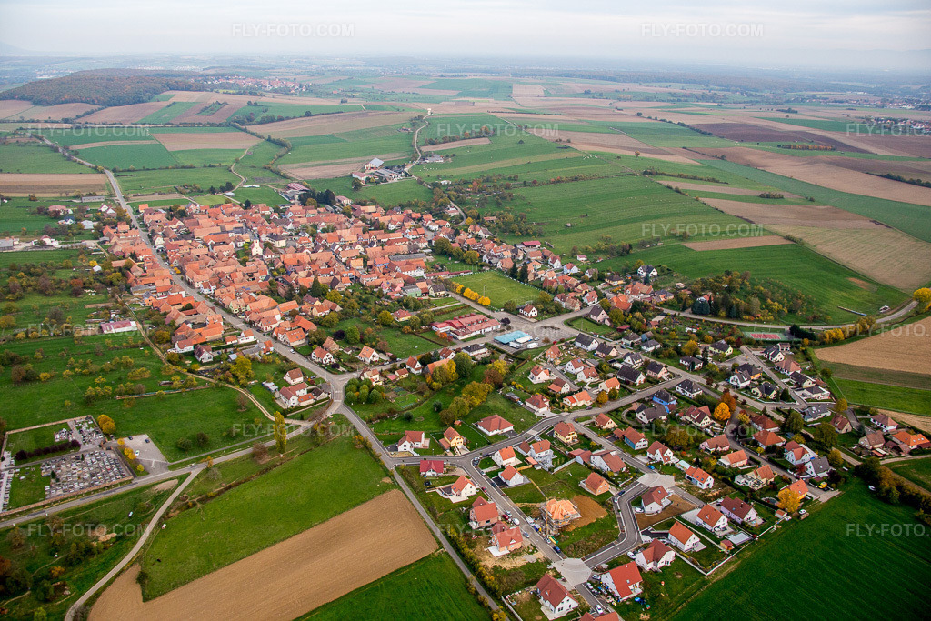 Aerial view: Agricultural fields and arable land in Uhrwiller in the state Bas-Rhin, France. – Photo: IMG_084825.jpg taken on 10/24/2015 by Werner Riehm/FLY-FOTO.com – Resolution of the original: 5472 x 3648 px