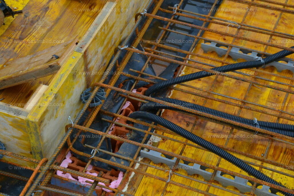 bib-lg04-betonarbeiten-decken-0645 | Nach LV-Leistungsgruppen sortierte Detailfotos über den Bau eines Hauses. Alle Hausbau-Bilder direkt vom Urheber und Autor der Website Haus-Selber-Bauen.com