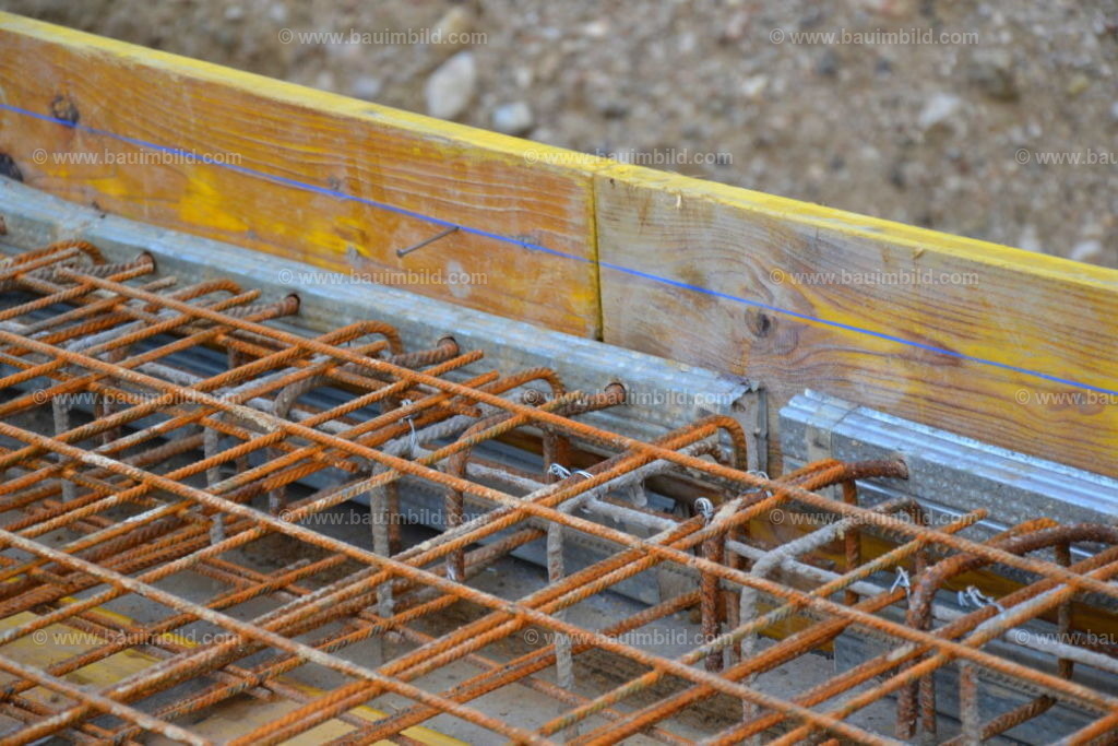 bib-lg04-betonarbeiten-0288 | Nach LV-Leistungsgruppen sortierte Detailfotos über den Bau eines Hauses. Alle Hausbau-Bilder direkt vom Urheber und Autor der Website Haus-Selber-Bauen.com