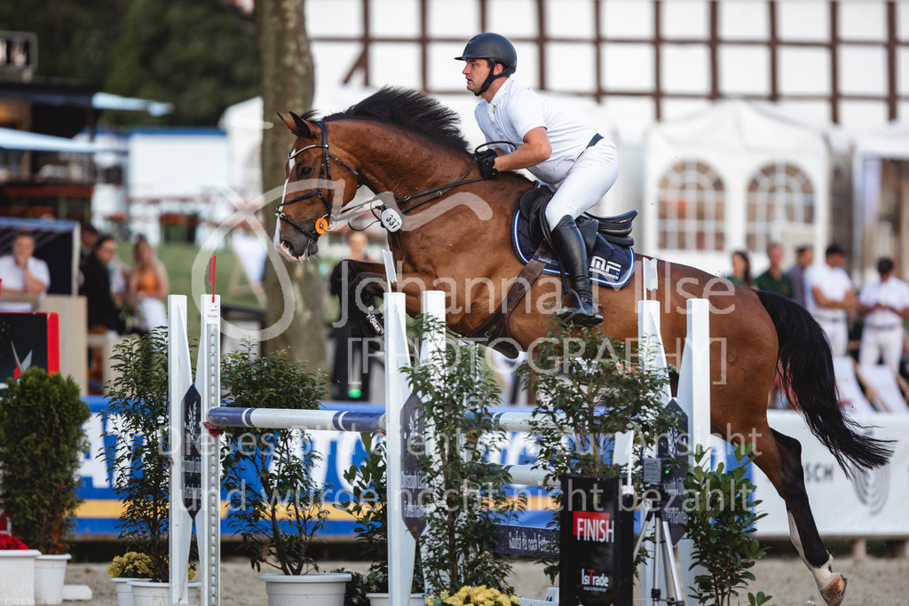 240711_BHO_M1-Spr-1-734 | Deine schönsten Turniermomente als professionelle Fotos! Entdecke hochwertige Pferdesport-Fotografie im Online-Shop. Jetzt Fotos finden & bestellen!