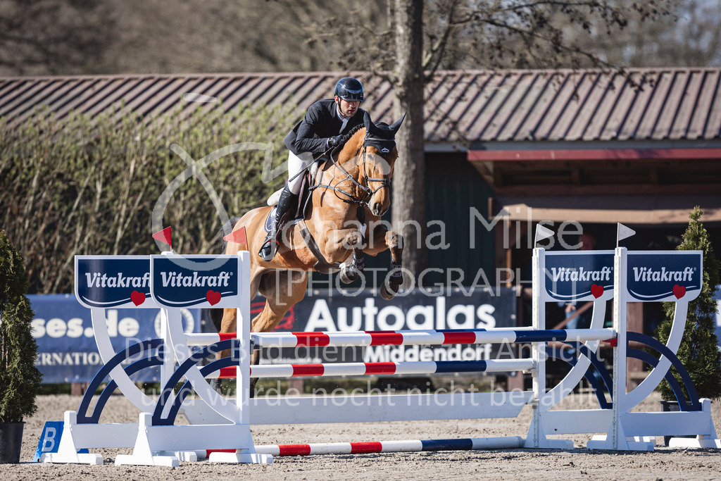 250408_Mühlen_SprPf-A2-300 | Deine schönsten Turniermomente als professionelle Fotos! Entdecke hochwertige Pferdesport-Fotografie im Online-Shop. Jetzt Fotos finden & bestellen!