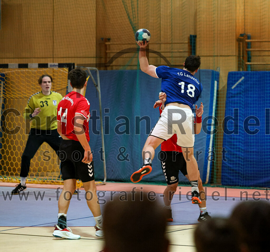 2022-11-19_095_SpVgg_Altenerding_gegen_TG_Landshut_II | Erding, Deutschland, 19.11.2022:
Handball, Bezirksoberliga Männer 2022 / 2023, 9. Spieltag, SpVgg Altenerding gegen TG Landshut II, Endergebnis: 33:31

Moritz Sturm (SpVgg Altenerding, #14), Niklas Kulhanek (TG Landshut, #18), Tobias Schlecht (SpVgg Altenerding, #13)

Foto: Christian Riedel / fotografie-riedel.net