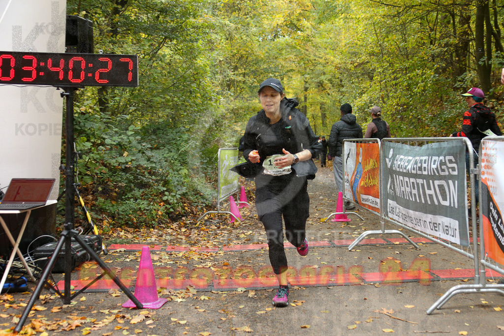 251026_1342_EX1_3885 | Sportfotografie im Rhein-Sieg Kreis, Köln, Bonn, NRW, Rheinland Pfalz, Hessen, etc. Unser Tätigkeitsfeld umfasst den Laufsport vom Volkslauf über den Marathon, Duathlon, Triathon bis zum Ultralauf wie Kölnpfad Ultra oder Schindertrail.