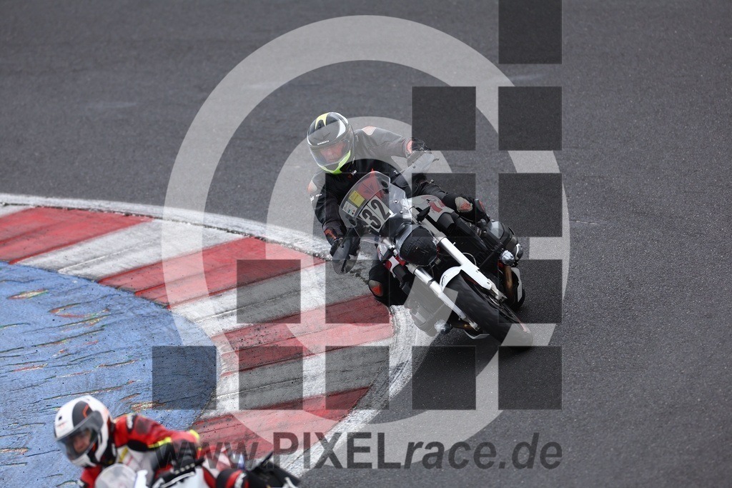 0032-20260331_03284 | Schöne Erinnerungen an spannende Momente - das festzuhalten ist unser Job. PIXELrace.de ist seit 2003 auf den Rennstrecken Europas unterwegs um die Action draußen beim Fahren und die wunderbare Stimmung imm Fahrerlager für euch einzufangen.