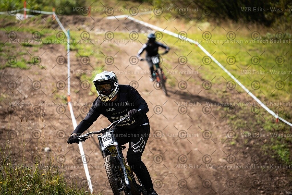 x-012 | mzredits - Realisiert mit Pictrs.com