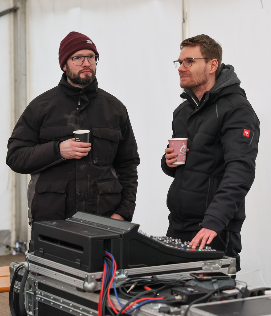 top-top.de-20260104-259 | Foto, Video, Fotografie, Videografie, Fotobox, DJ, Discjockey, Musik, Musikbox, Veranstaltung, Photobooth, Amazon, Ebay, Buchtipp, Bestseller, Autor, Verlag, Buch, Wesel, Hamminkeln, NRW, Dinslaken, Rees, Drohne, Hochzeit, Party, Fotobox, Wesel, Fotograf