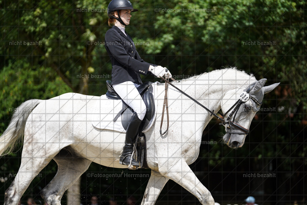 20230826-FAH05375 | Forstinning, 2023, Dressurturnier, Turniersportbilder, Turnierfotografen Bayern, Fotoagentur Herrmann, Reitsportfotografie, Turnierbilder