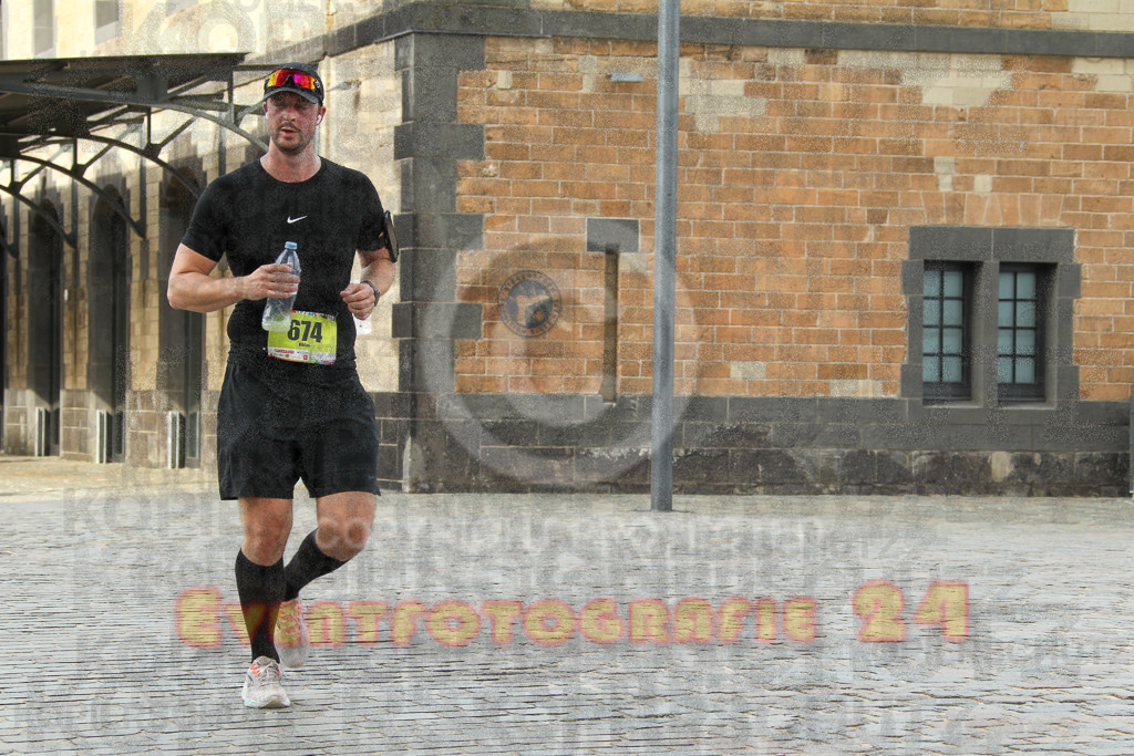 250920_1533_EV4_9110 | Sportfotografie im Rhein-Sieg Kreis, Köln, Bonn, NRW, Rheinland Pfalz, Hessen, etc. Unser Tätigkeitsfeld umfasst den Laufsport vom Volkslauf über den Marathon, Duathlon, Triathon bis zum Ultralauf wie Kölnpfad Ultra oder Schindertrail.