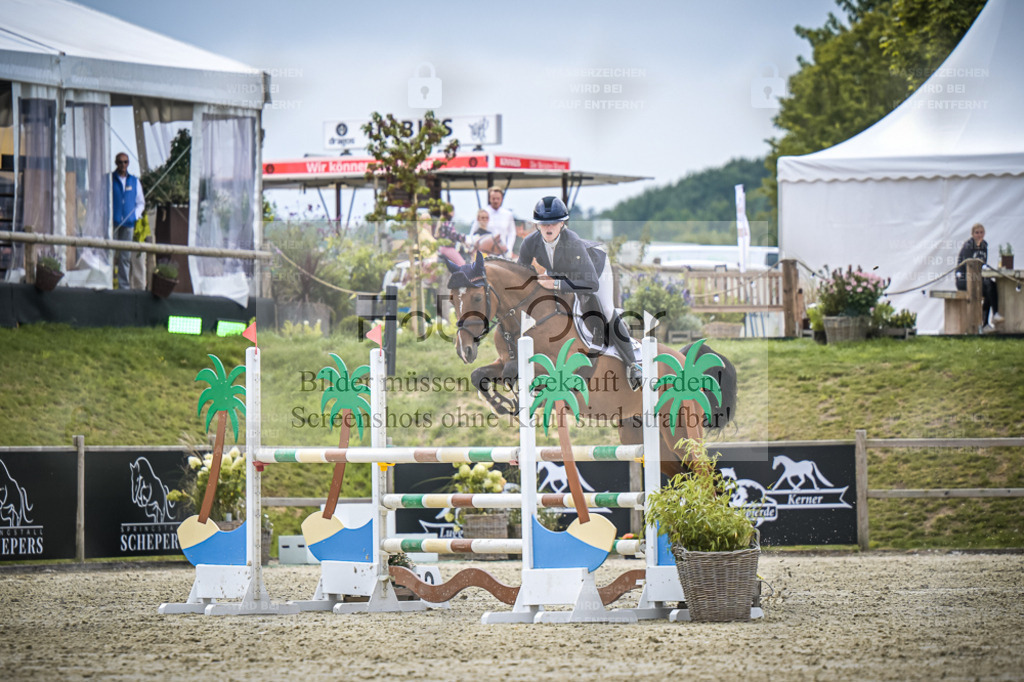 DOS_3033 | Entdecke hochwertige Reitturnierfotos von Foto Oger. Professionell, emotional und authentisch – jetzt Lieblingsmomente im Shop bestellen. - Realisiert mit Pictrs.com