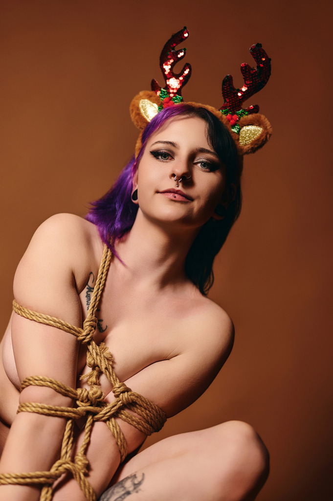 Lara-1063 | Evoto - Realisiert mit Pictrs.com