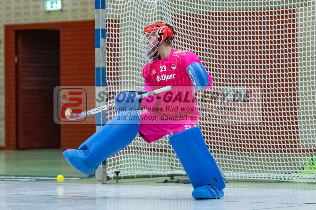 HK_20230122_103005 | 1. Bundesliga ( Halle ) Damen Crefelder HTC - Rot-Weiss Köln am 22.1.2023 Crefelder HTC  ( CHTC ) Halle Glockenspitz , Krefeld , Lisa Höllriegl ( Torfrau Rot-Weiss Köln #23 )