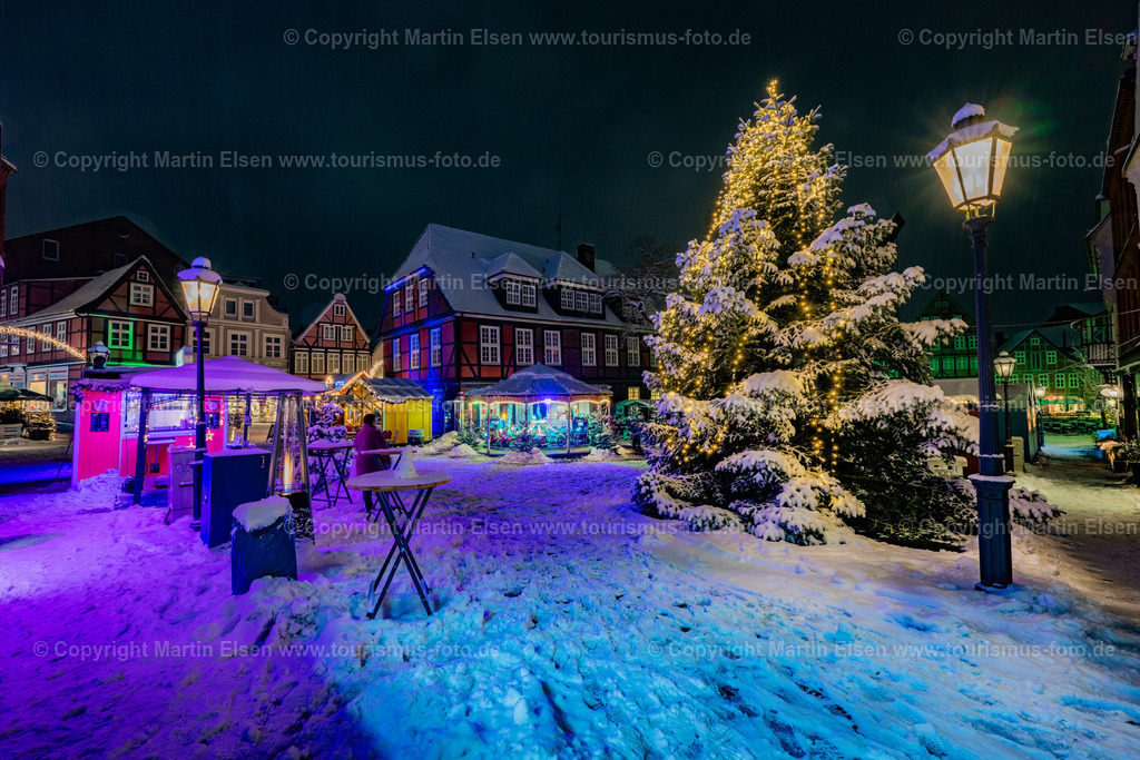 Stade Fischmarkt Winter Schnee_ELS_8270051223 | Stader Weihnachstmarkt - Realisiert mit Pictrs.com
