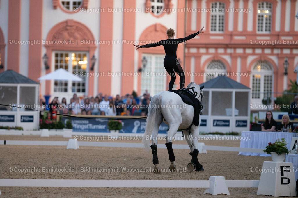 20230527_Voltigieren_NASPA_Flutlicht_0102 | equistock