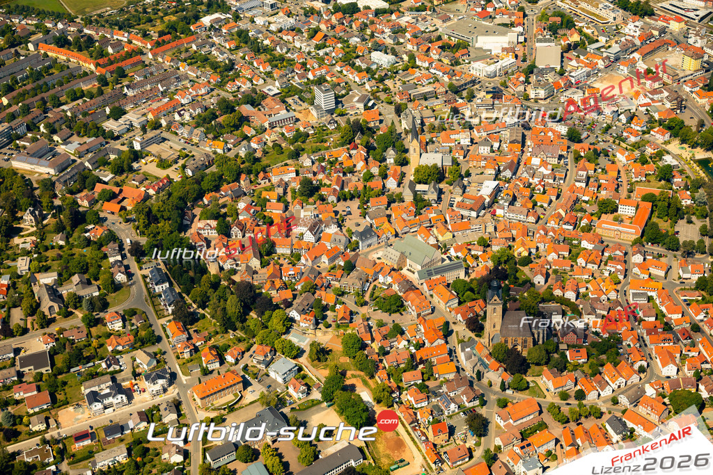 Das Luftbild der Stadt Korbach wurde 2022 vom Flugzeug heraus erstellt (keine Drohnen-Aufnahmen) Aufnahmehöhe ca.450 Meter- hohe Bildauflösung und Druck-Qualität. Garantiert!