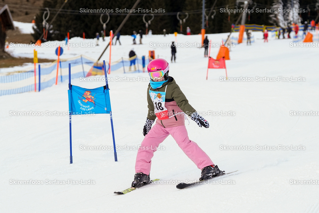 SRF_02.01.2026_0486 | Skirennfotos,Serfaus,Fiss,Ladis,Kinderskirennen,Winter,Tirol,Oberland,skirace,SFL,feelfree,weil wir's genießen,ski,Ski,skifahren,Sonnenplateau, - Realisiert mit Pictrs.com