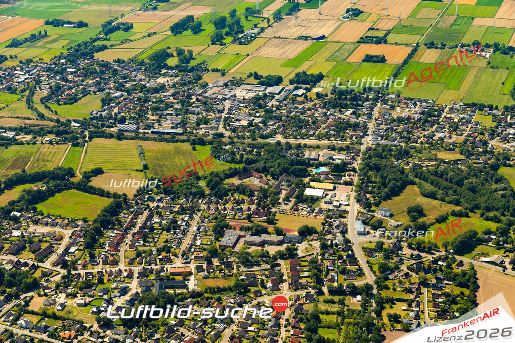 Das Luftbild der Stadt Sankt Michaelisdonn wurde 2022 vom Flugzeug heraus erstellt (keine Drohnen-Aufnahmen) Aufnahmehöhe ca.450 Meter- hohe Bildauflösung und Druck-Qualität. Garantiert!