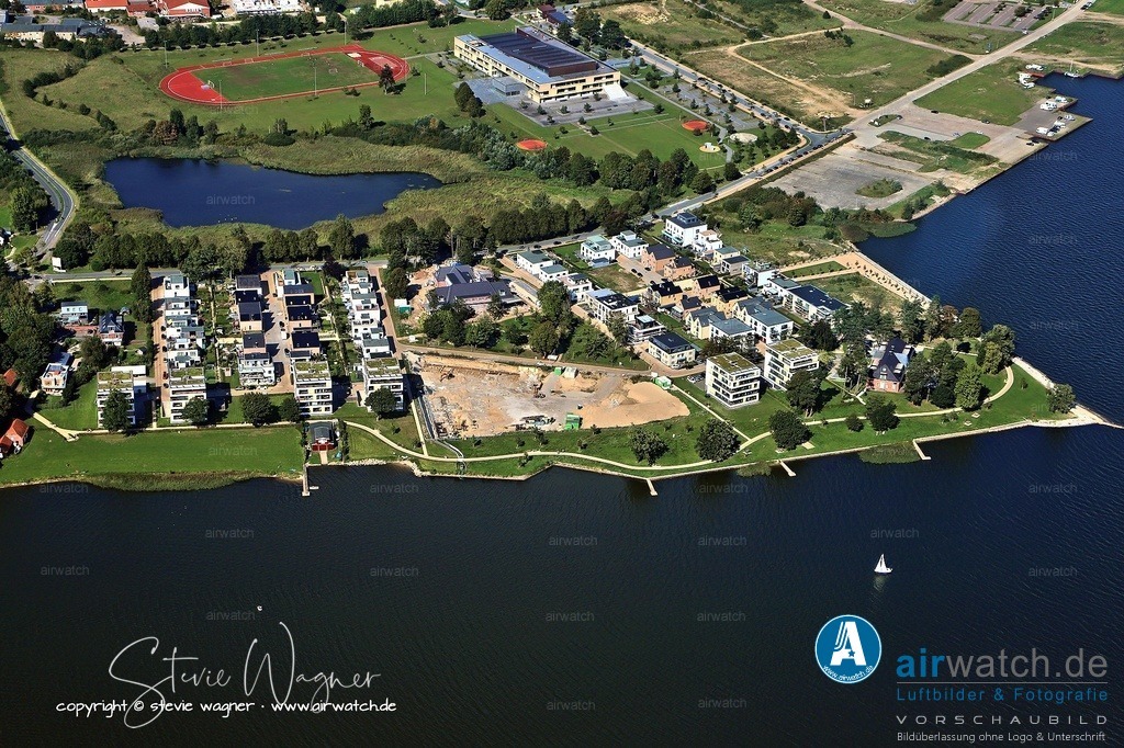 Luftbild Schleswig, Auf der Freiheit, Kaserne Auf der Freiheit | Teile der historischen Bausubstanz, wie Panzerhallen, wurden erhalten und in Projekte wie das Kulturhaus auf der Freiheit – eine geplante Kultur- und Theaterstätte – integriert.