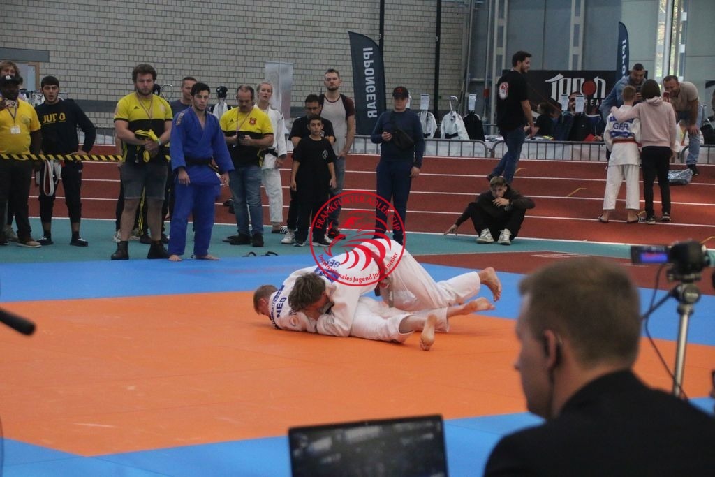 MSY-2022-10-30-7972 | Fotos vom Adler Cup - Pictures from Adler Cup

Hier findet Ihr alle Eindrücke und großen Momente der Adler Cup Wochenenden. Here you will find all impressions and great moments of the Adler Cup weekends. - Realisiert mit Pictrs.com