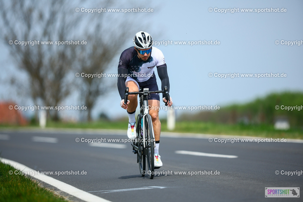 505_TRA56650 | Neusiedlersee Radmarathon 2026@sportshot_your_pictrs #yourpictures#roadtowm2029 #nrm #neusiedlerseeradmarathon #neusiedlersee #neusiedlerseetourismus #burgenland #mörbisch #nrm26 #burgenlandtourismus #voglundco #poweredbyburgenlandtourismus #radsport #rad #marathon #ucigranfondo #visitburgenland #ucigranfondoworldseries