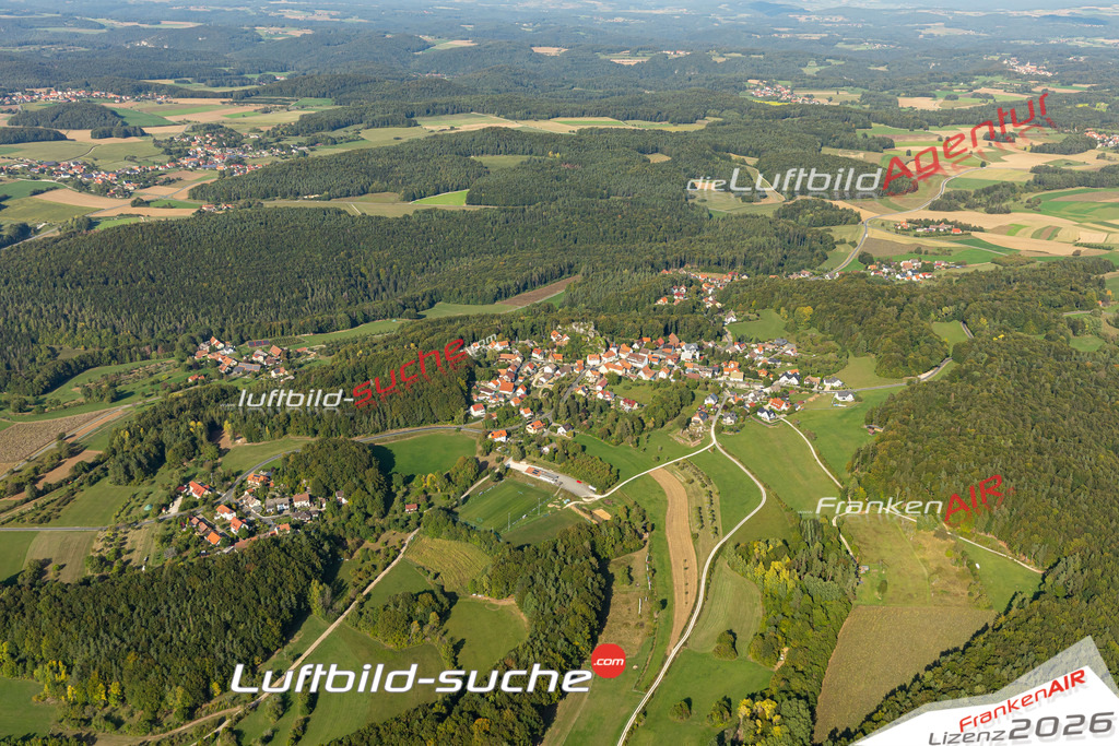 Die Luftbildaufnahme Wichsenstein -  wurde 2020 mittels Flugzeug (keine Drohne) erstellt. Perfekte Schärfe und Druck- Ergebnisse- Garantiert!