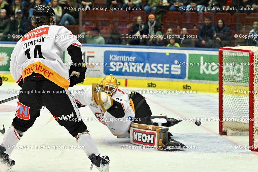 EC IDM Wärmepumpen VSV vs. Pioneers Vorarlberg | Tor EC VSV, #14 Eric Florchuk Pioneers Vorarlberg, #31 David Madlener Pioneers Vorarlberg,  EC IDM Wärmepumpen VSV vs. Pioneers Vorarlberg, EC IDM WÄRMEPUMPEN VSV vs. Pioneers Vorarlberg am 03.10.2025 in Villach (Stadthalle Villach), Austria, (Photo by Bernd Stefan)