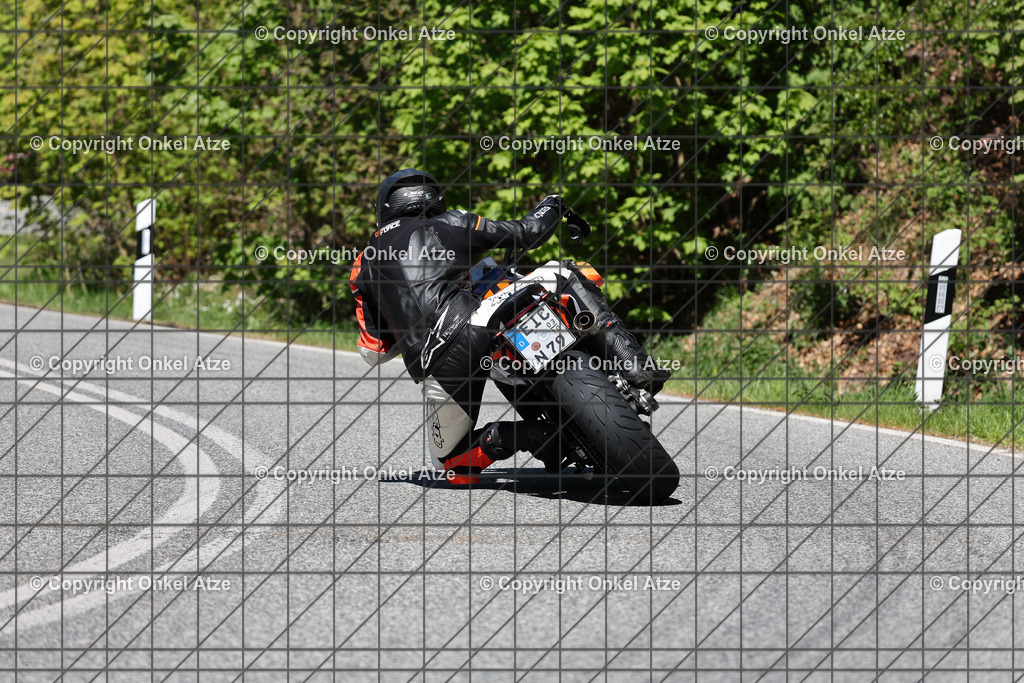IMG_9623 | Fotograf am Kyffhäuser. Onkel Atze. Kyffhäuser Rennstrecke. Café36. Motorsportfotografie. - Realisiert mit Pictrs.com