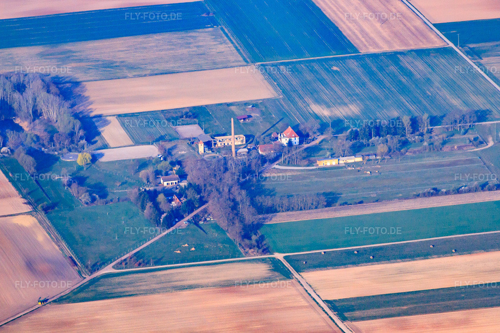 Luftbild: Reitstall Spieß in Harthausen im Bundesland Rheinland-Pfalz in Deutschland. Foto: IMG_49298.jpg vom 28.03.2012 durch Werner Riehm/FLY-FOTO.deAuflösung des Originals: 4492 x 2995 px
