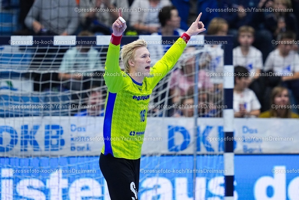 xYDR09102501169 | 09.10.2025, xydrx, Handball, 1.HBL, VFL Gummersbach - HC Erlangen, Schwalbe-Arena: Bertram Obling (VFL Gummersbach #16) jubelnd,