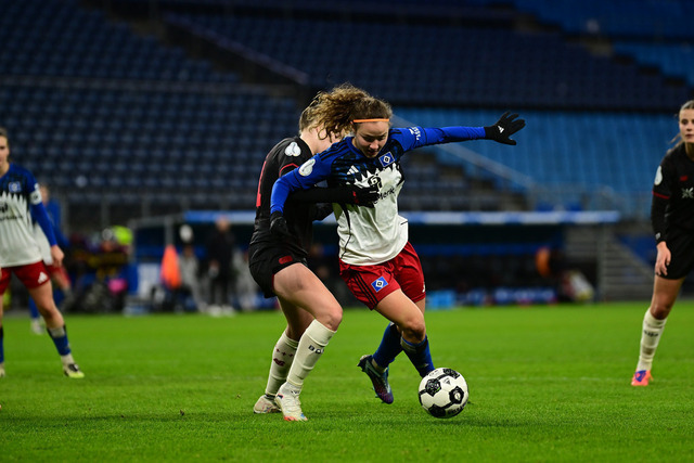 Fußball I Frauen I Saison 2025-2026 I DFB-Pokal I Achtelfinale I Hamburger SV - Bayer 04 Leverkusen I 16388 | Der Sportfotograf. - Realisiert mit Pictrs.com