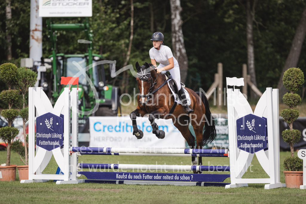 230714_LC_Mini-238 | Deine schönsten Turniermomente als professionelle Fotos! Entdecke hochwertige Pferdesport-Fotografie im Online-Shop. Jetzt Fotos finden & bestellen!