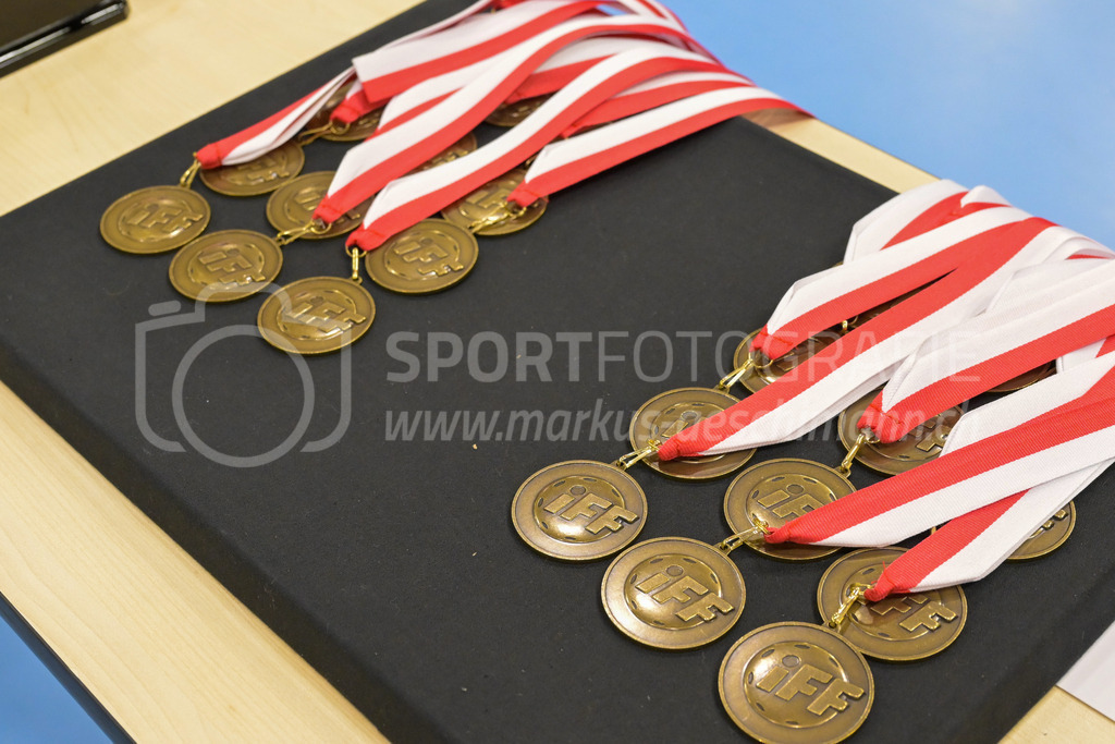 3v3 World Floorball Championships 2025 - Medal Ceremony | Medals, during 3v3 World Floorball Championships 2025, Switzerland: 03.05.2025, Winterthur, AXA ArenaEvent page: <a href="https://www.u19wfc2025.ch/">www.u19wfc2025.ch</a>Credit: Markus Aeschimann, <a href="https://markus-aeschimann.ch">markus-aeschimann.ch</a>Instagram: <a href="https://instagram.com/sportfotografie.aeschimann">@sportfotografie.aeschimann</a> - Realisiert mit Pictrs.com