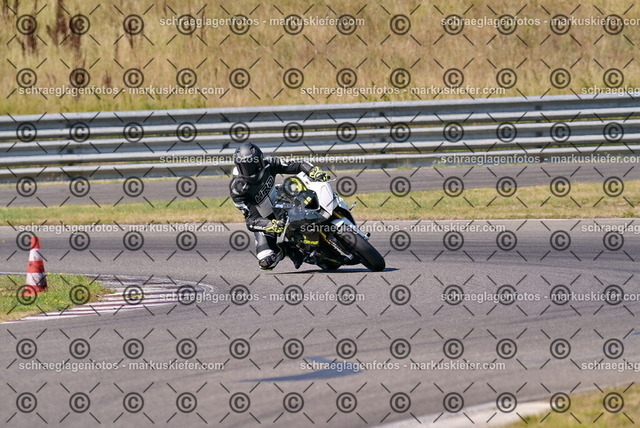 26bt05-0370 | markuskiefer.com - Realisiert mit Pictrs.com