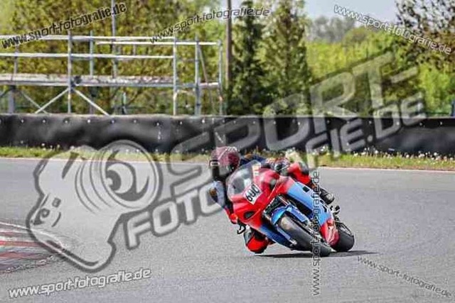 pubi5259 | Professionelle Fotos von Sportveranstaltungen, aber auch Hochzeiten und anderen Events. - Realisiert mit Pictrs.com