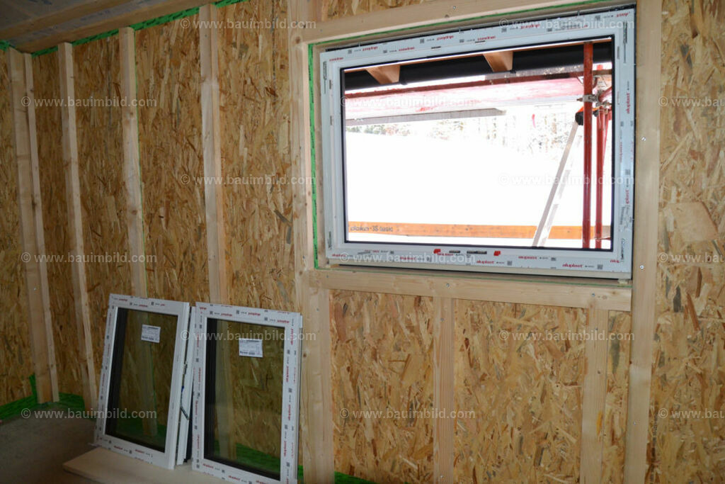 bib-lg14-fenster-0024 | Nach LV-Leistungsgruppen sortierte Detailfotos über den Bau eines Hauses. Alle Hausbau-Bilder direkt vom Urheber und Autor der Website Haus-Selber-Bauen.com