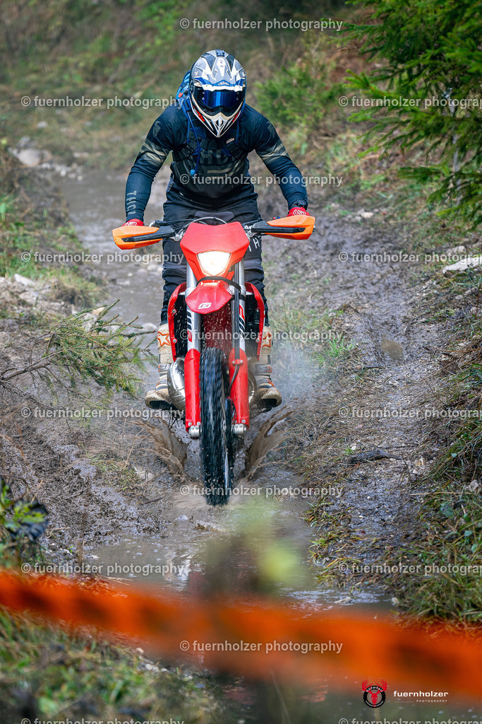 fuernholzer_241026-C2-15 | Fotografische Impressionen von der Red Stag Enduro Extreme by fuernholzer-photography.com. Endurosport in Österreich fotografisch festgehalten von fuernholzer. Auftragsfotografie für Private, Gewerbefotos und Industriefotografie. Eventfotografie, Sportfotografie und Motorsportfotografie. Anbieter von Fotoworkshops, Fototraining, fotografischen Vorträgen und Fotoseminaren.