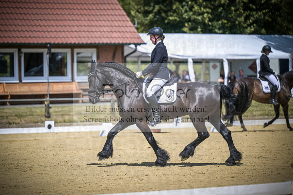 DOS_4481 | Entdecke hochwertige Reitturnierfotos von Foto Oger. Professionell, emotional und authentisch – jetzt Lieblingsmomente im Shop bestellen.Deutschlandweite Turnierfotografie. - Realisiert mit Pictrs.com