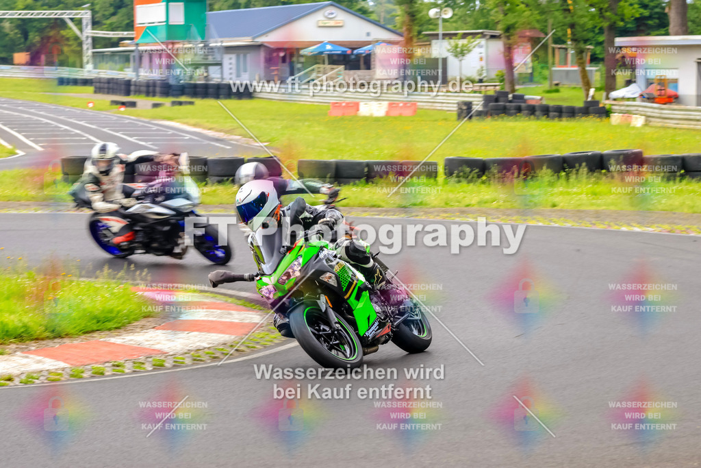 VBK-7755 | Hier findet Ihr Bilder von Touristenfahrten auf der Nürburgring Nordschleife oder von anderen Veranstaltungen die ich besucht habe. Viel Spass beim Durch Schauen 