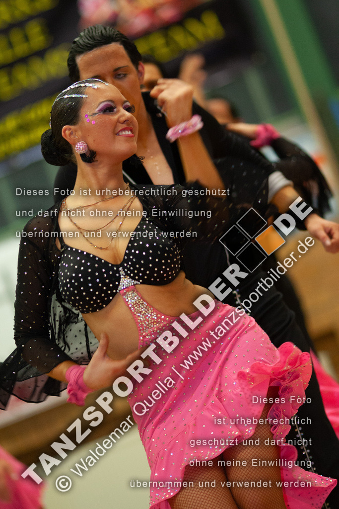 20090124-10163 | Hier finden Sie Tanz Bilder vom Latein und Standard Formationen tanzen. Sportbilder vom Tanzsport. Schöne Fotos und von Weltmeisterschaft, Europameisterschaft, Bundesliga, Regionalliga, Oberliga und Landesliga sowie von GOC Stuttgart, DanceComp, WM Bremen