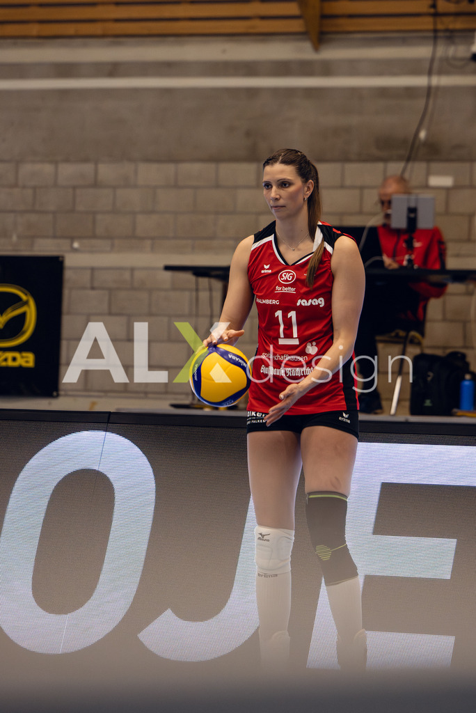 Volleyball I Frauen I Saison 2025-2026 I Volleyball NLA | Women I Round 14 I VC Kanti Schaffhausen - NLZ Volleyball Academy Zürich I 16.01.2026 | VC Kanti Schaffhausen - 11 Kateřina Holásková (CZ) – Mitte - Realisiert mit Pictrs.com